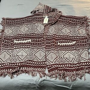 NWT Love Crazy Burgundy/White Tribal Print Oversized Hooded Poncho w/ Pockets